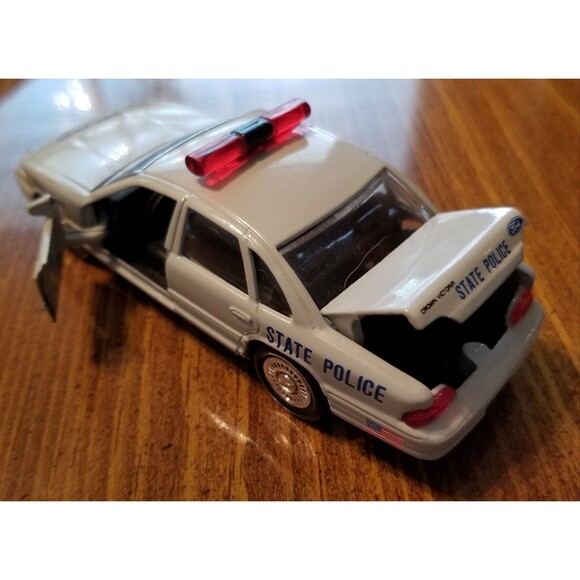Rhode Island State Police Road Champs die cast police car 1:43 scale - Picture 3 of 9